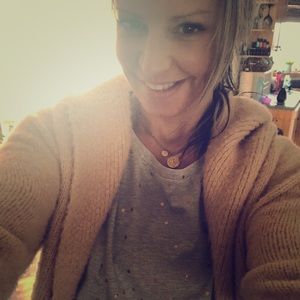 Meet your Posher, Dara